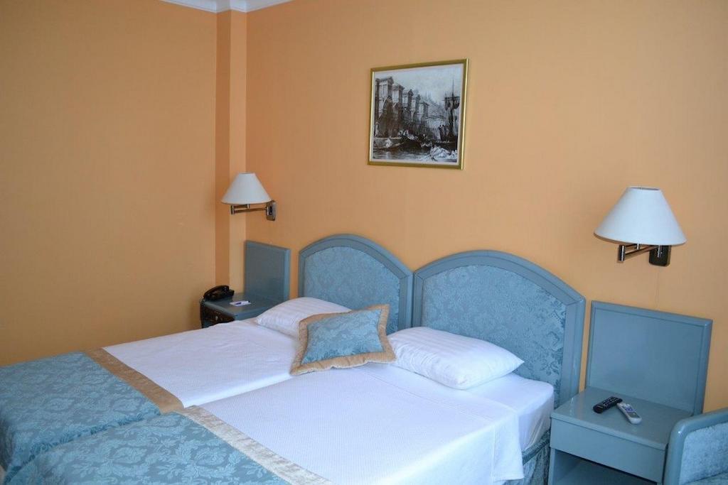 Merit Halki Palace Hotel Heybeliada Exterior photo