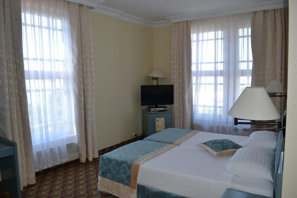 Merit Halki Palace Hotel Heybeliada Exterior photo